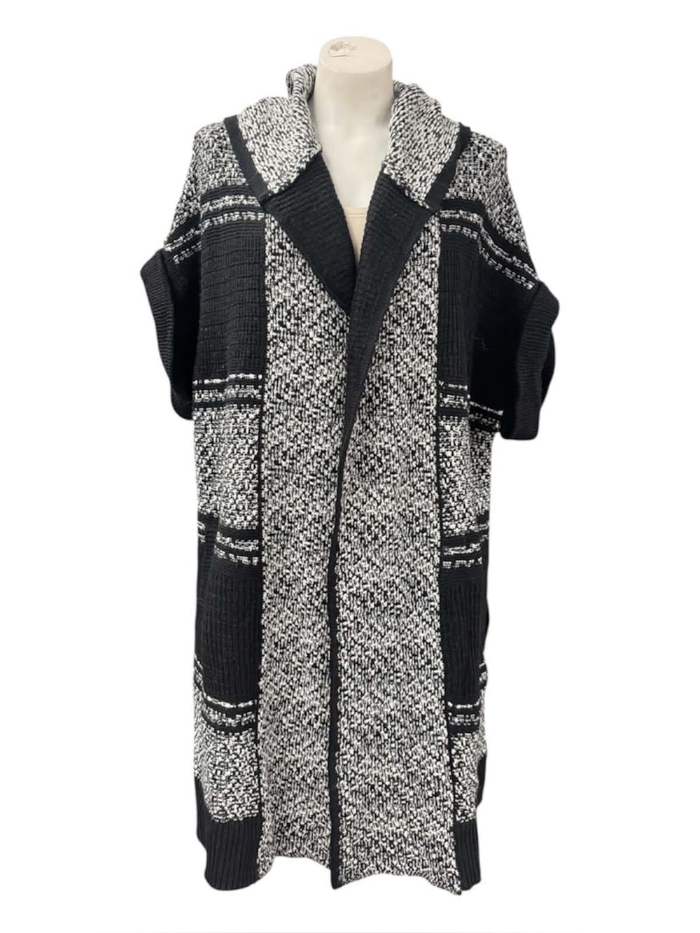 FYLO Black and White Open-Front Knit Cardigan Size M
